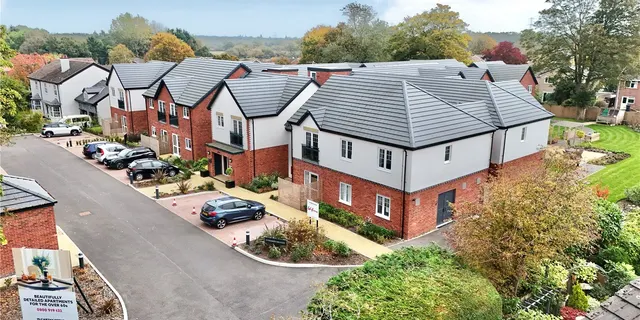 Hooton Road, Willaston, CH64, photo 1