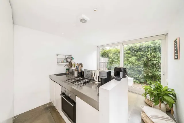 Talbot Road, TW2, photo 3