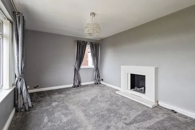 Photo 3 — Fern Crescent, Stalybridge, Greater Manchester, SK15