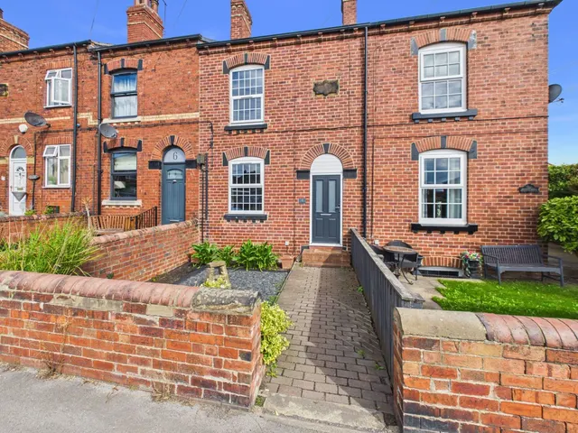 Preston Lane, Allerton Bywater, WF10, photo 1