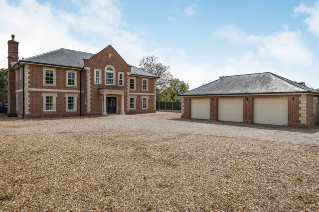 Norwich Common, Wymondham, NR18, photo 3