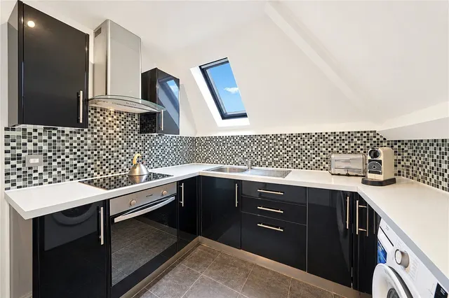 Dartmouth Road, Mapesbury, NW2, photo 2