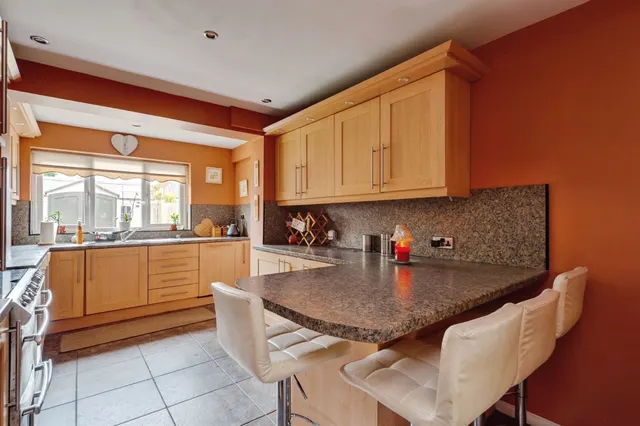 Ashbourne Avenue, Runcorn, WA7, photo 3