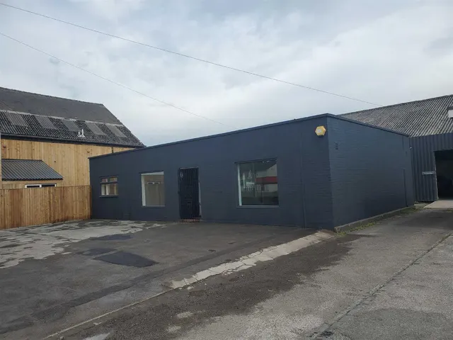 Leek New Road, Stoke-on-Trent, ST6, photo 1