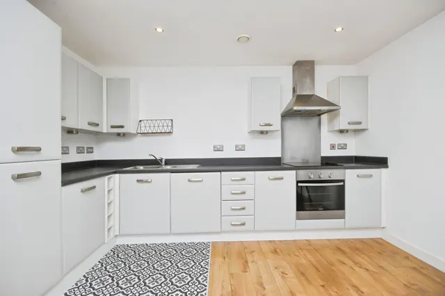 Crown Drive, Romford, RM7, photo 2