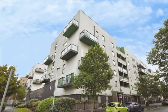 Crown Drive, Romford, RM7, photo 1