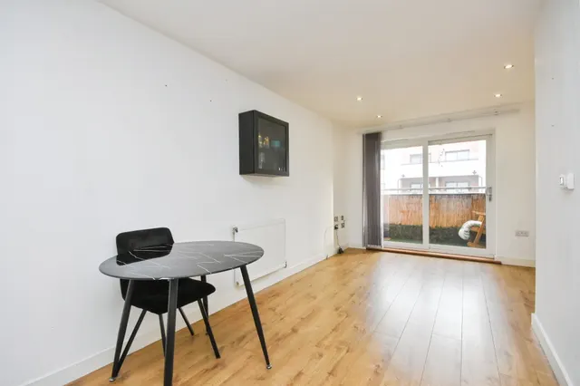 Crown Drive, Romford, RM7, photo 3