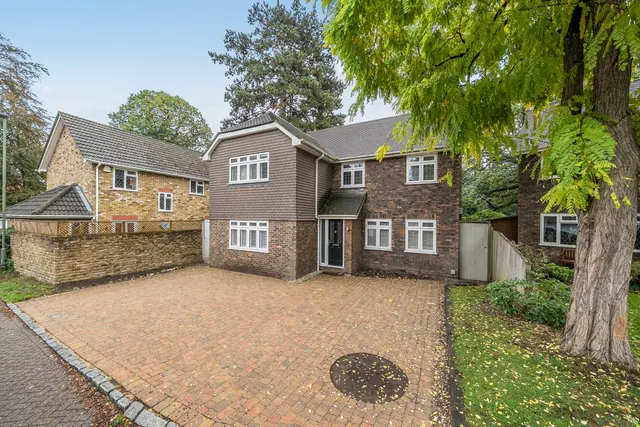 Davema Close, Chislehurst, BR7, photo 1