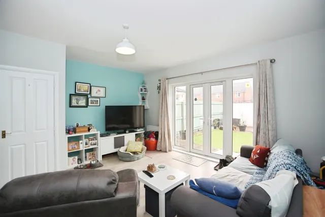 Alexon Way, Pontypridd, CF37, photo 3