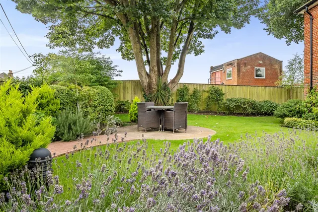 Christchurch Road, Ringwood, BH24, photo 2