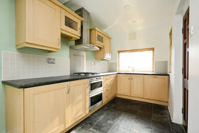 Oxford Road, Leeds, LS20, photo 2