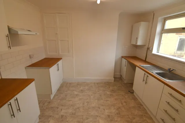 Photo 2 — Longfield Road, Grimsby, Lincolnshire, DN34 5SB