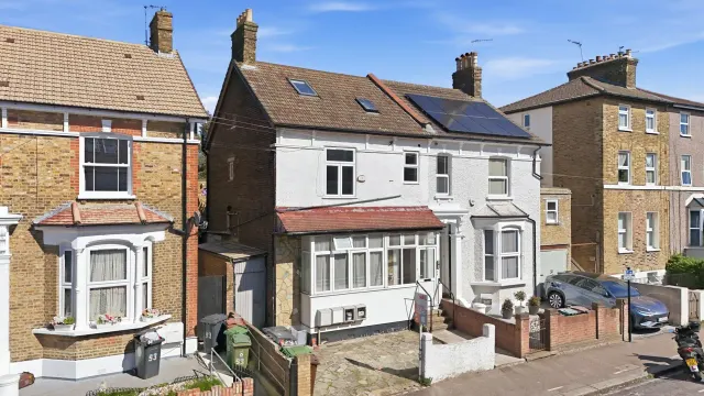 Grange Park Road, Leyton, E10, photo 1
