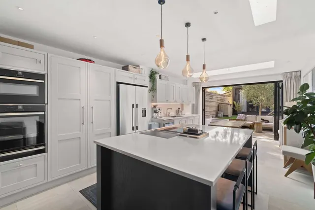 Deburgh Road, Wimbledon, London, SW19 1DX, photo 1