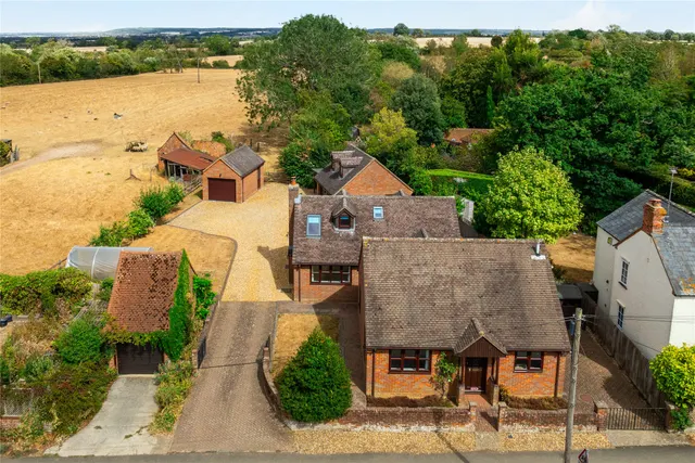 Ivy Lane, Stewkley, LU7, photo 1