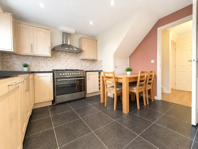 Photo 2 — Thackeray, Bristol, BS7 0NX