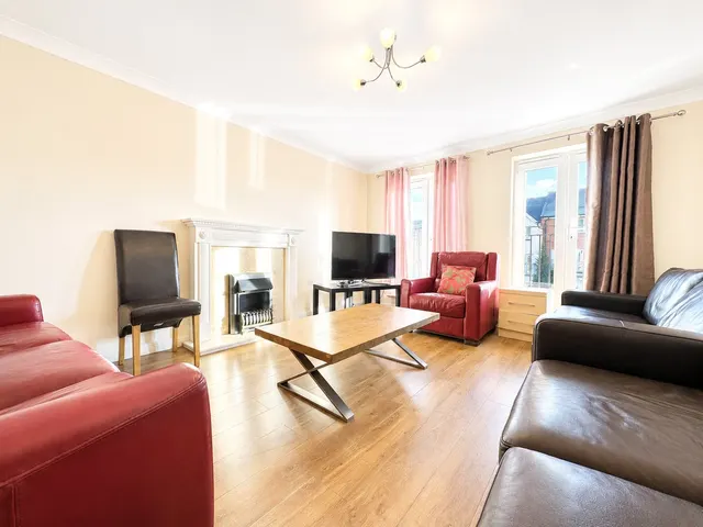 Photo 3 — Thackeray, Bristol, BS7 0NX