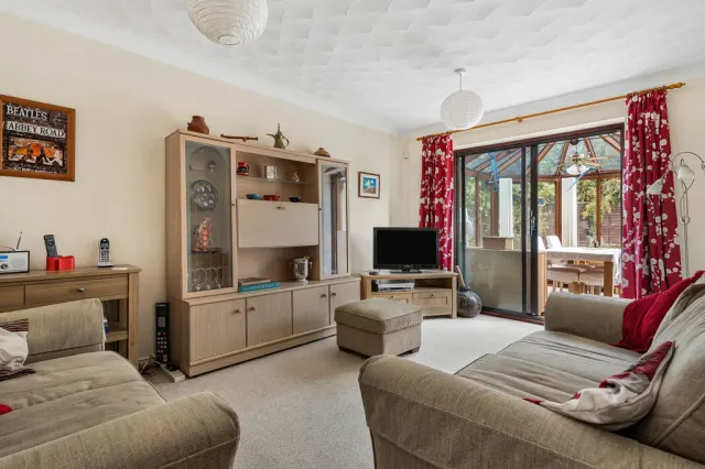 Photo 2 — Hamilton Lane, Bletchley, Milton Keynes, Buckinghamshire, MK3 5LU
