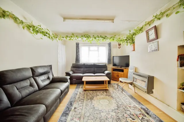 Photo 2 — Blaney Crescent, London, E6