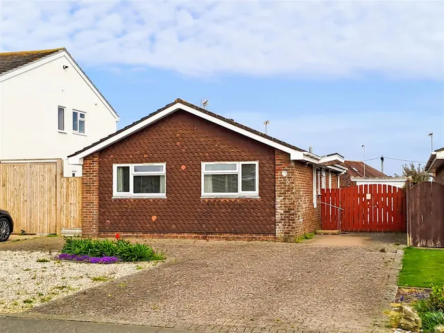 White Horses Way, Beaumont Park, photo 1