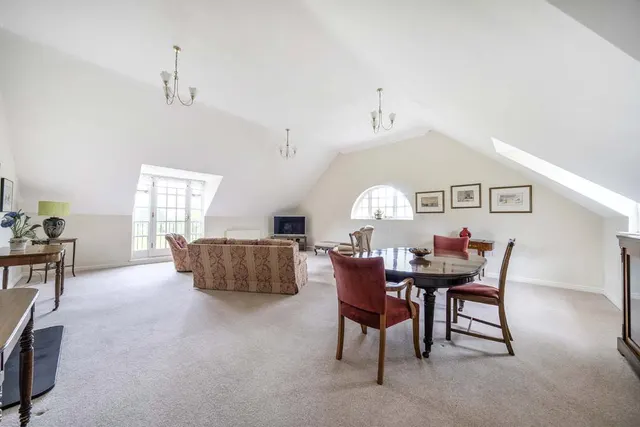 Castle Village, Berkhamsted, photo 2