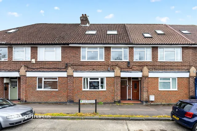The Parade, Spa Drive, Epsom, photo 1