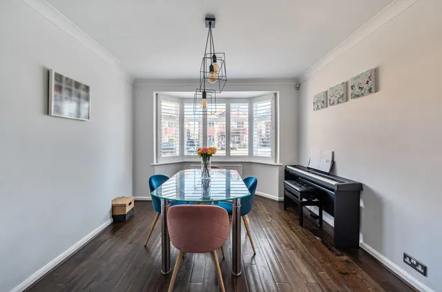 Cottimore Avenue, Walton On Thames, KT12, photo 3