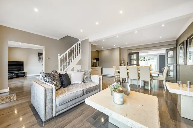Willow Road, Enfield, EN1, photo 3