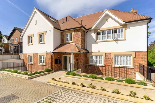 63 Selcroft Road, Purley CR8 1AL, photo 1