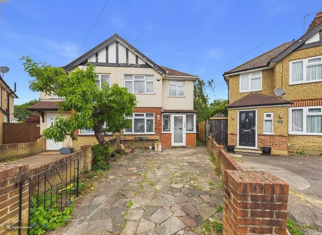 Misbourne Road, Uxbridge, UB10 0HP, photo 1