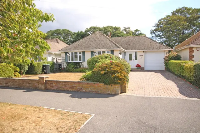 Barton on Sea, New Milton, photo 1