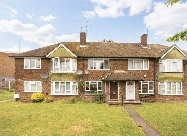 Sterling Avenue, Edgware, HA8, photo 1