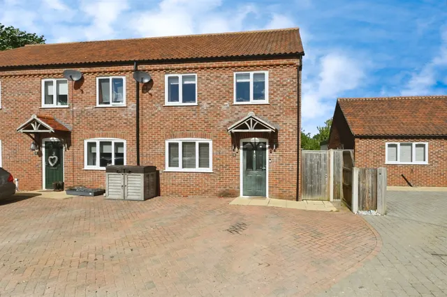 Tony Scase Court, Grimston, PE32, photo 1
