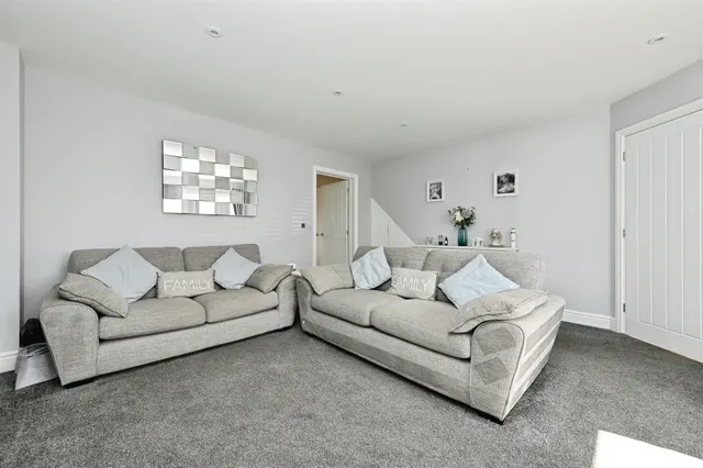 Tony Scase Court, Grimston, PE32, photo 3