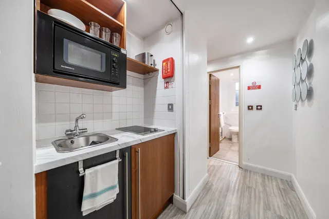 Photo 2 — Flat G02, 2 Roland Gardens, London