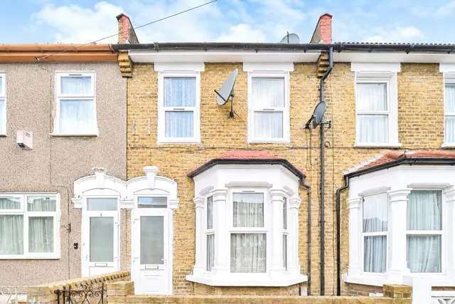 Tweedmouth Road, London, E13, photo 1