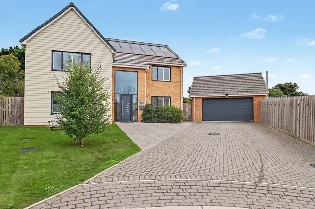 Oak Crescent, Chivenor, EX31, photo 1