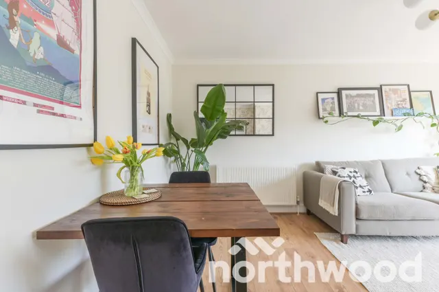 Nightingale Drive, West Ewell, KT19, photo 3