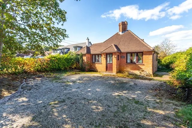 Chequers Lane, Eversley, RG27, photo 1