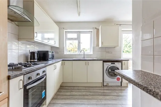 Third Avenue, Bristol, BS7, photo 2