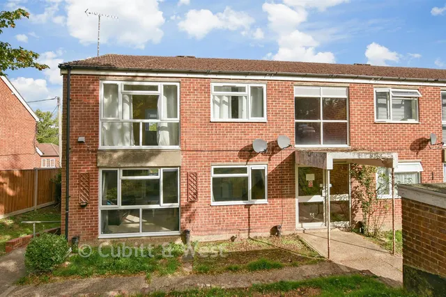 Holmesdale Road, North Holmwood, RH5, photo 1