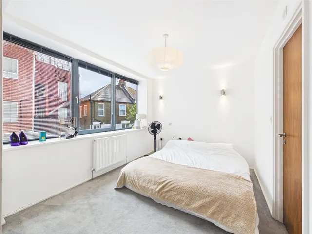 Lower Richmond Road, Richmond, TW9, photo 2