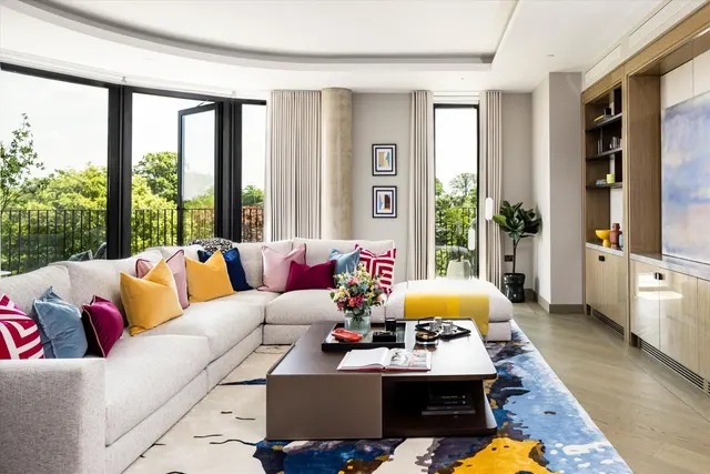 Bayswater Road, Hyde Park, W2, photo 1