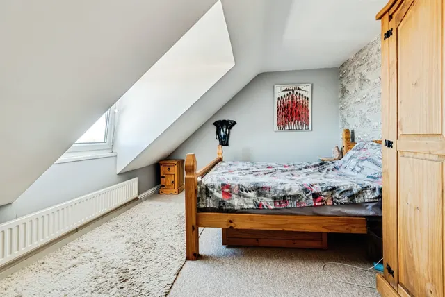 Cross Street, Swindon, SN1, photo 3