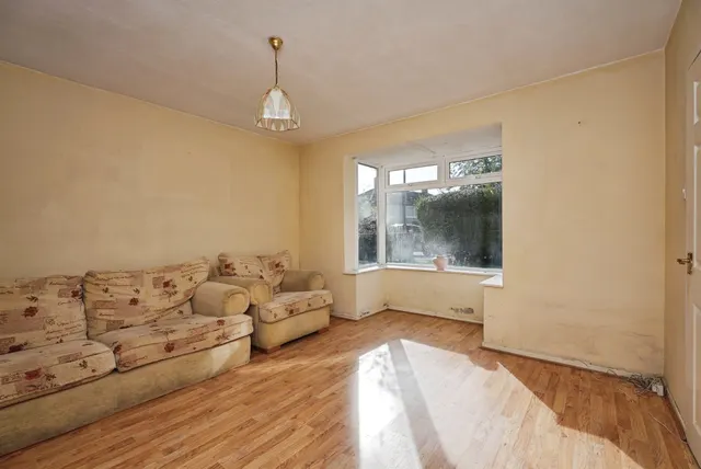 Short Close, Wyke, BD12, photo 3