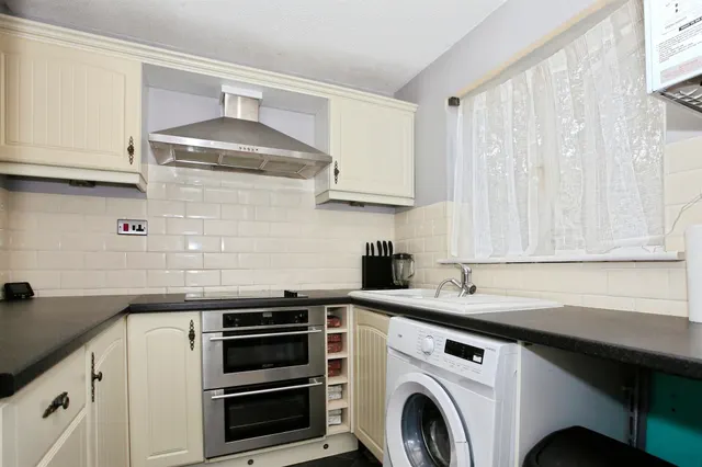 Somerville, Peterborough, PE4, photo 3