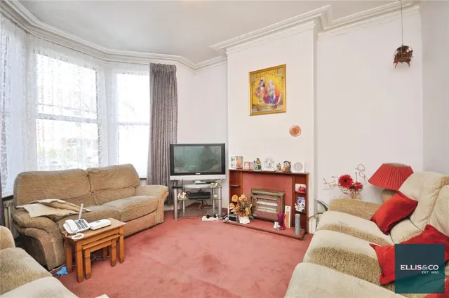 Squires Lane, Finchley, N3, photo 3