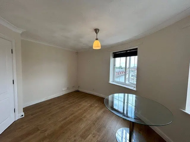 Chiltern Place, Raddle Wharf, CH65, photo 3