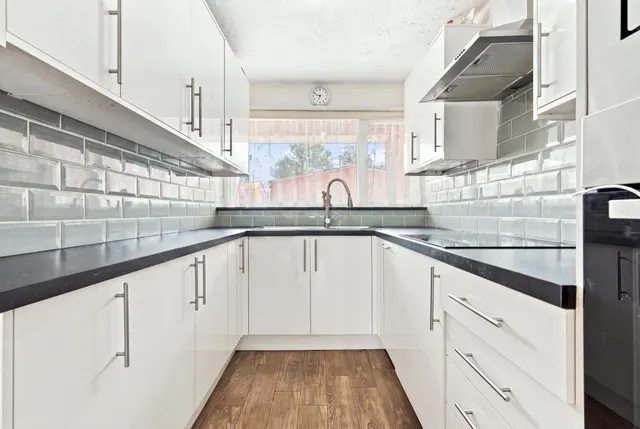 Abbotts Drive, Waltham Abbey, EN9, photo 2