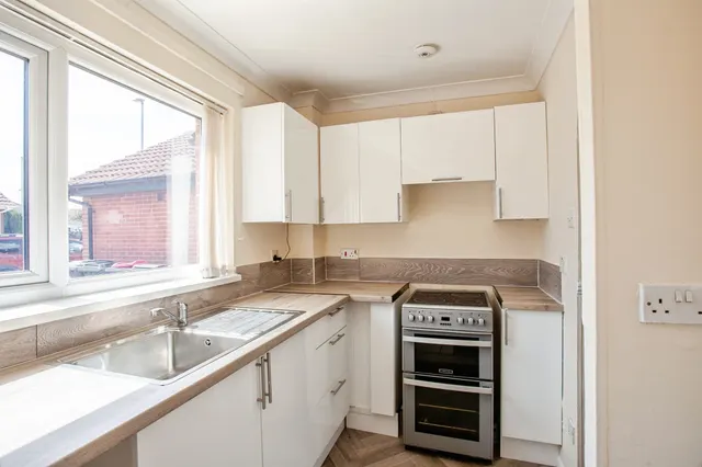 Photo 3 — Grasby Court, Bramley, Rotherham